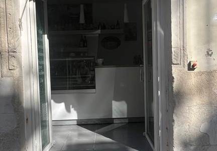 Superaffitti vende basso zona Ortigia