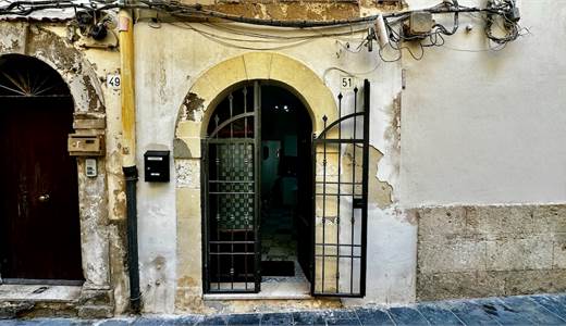 Superaffitti vende Elegante Bivani in Ortigia