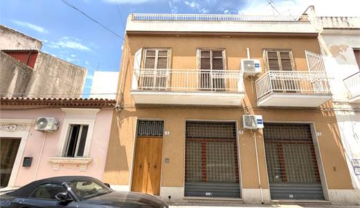 Superaffitti vende negozio zona Avola